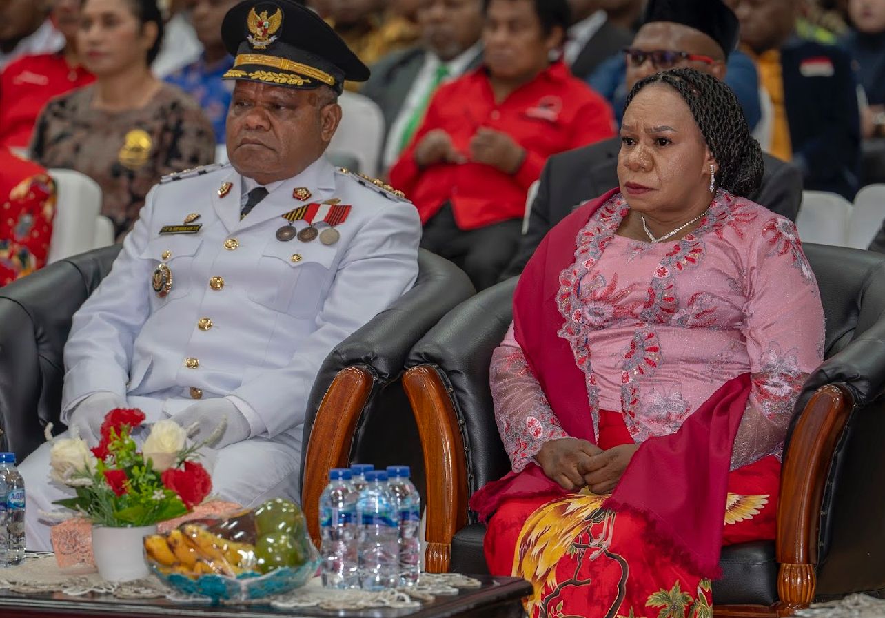 PELANTIKAN BUPATI & WAKIL BUPATI OLEH GUBERNUR PAPUA TENGAH