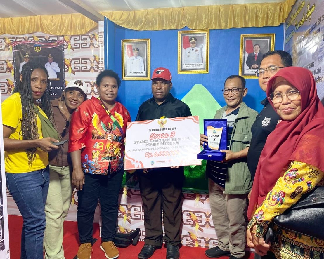 GEMILANG DI NABIRE, PUNCAK JAYA SABET JUARA III PAMERAN OTSUS PAPUA TENGAH