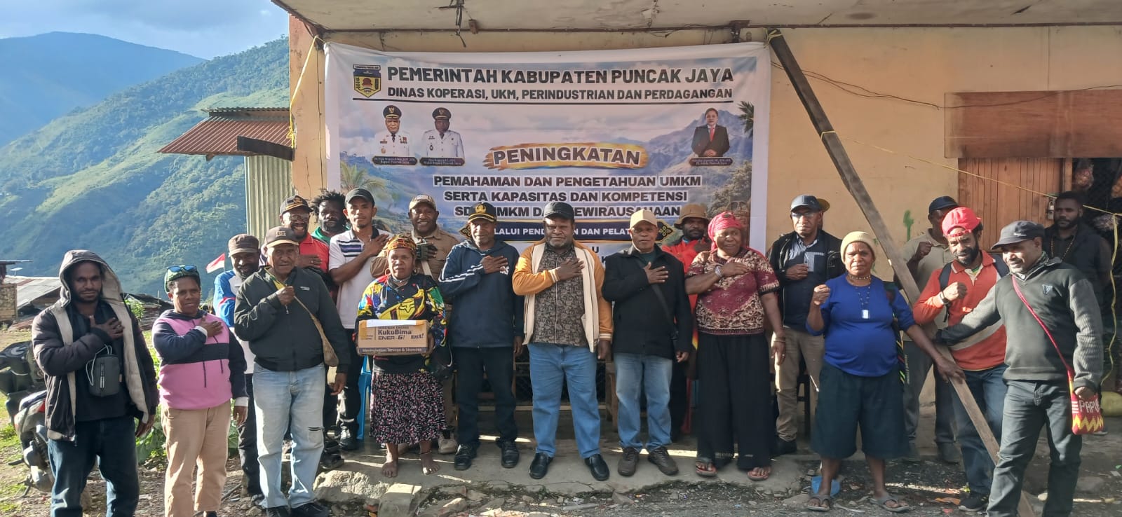 Pemkab Puncak Jaya Salurkan Bantuan Otsus bagi 27 Pelaku UMKM OAP di Distrik Ilu