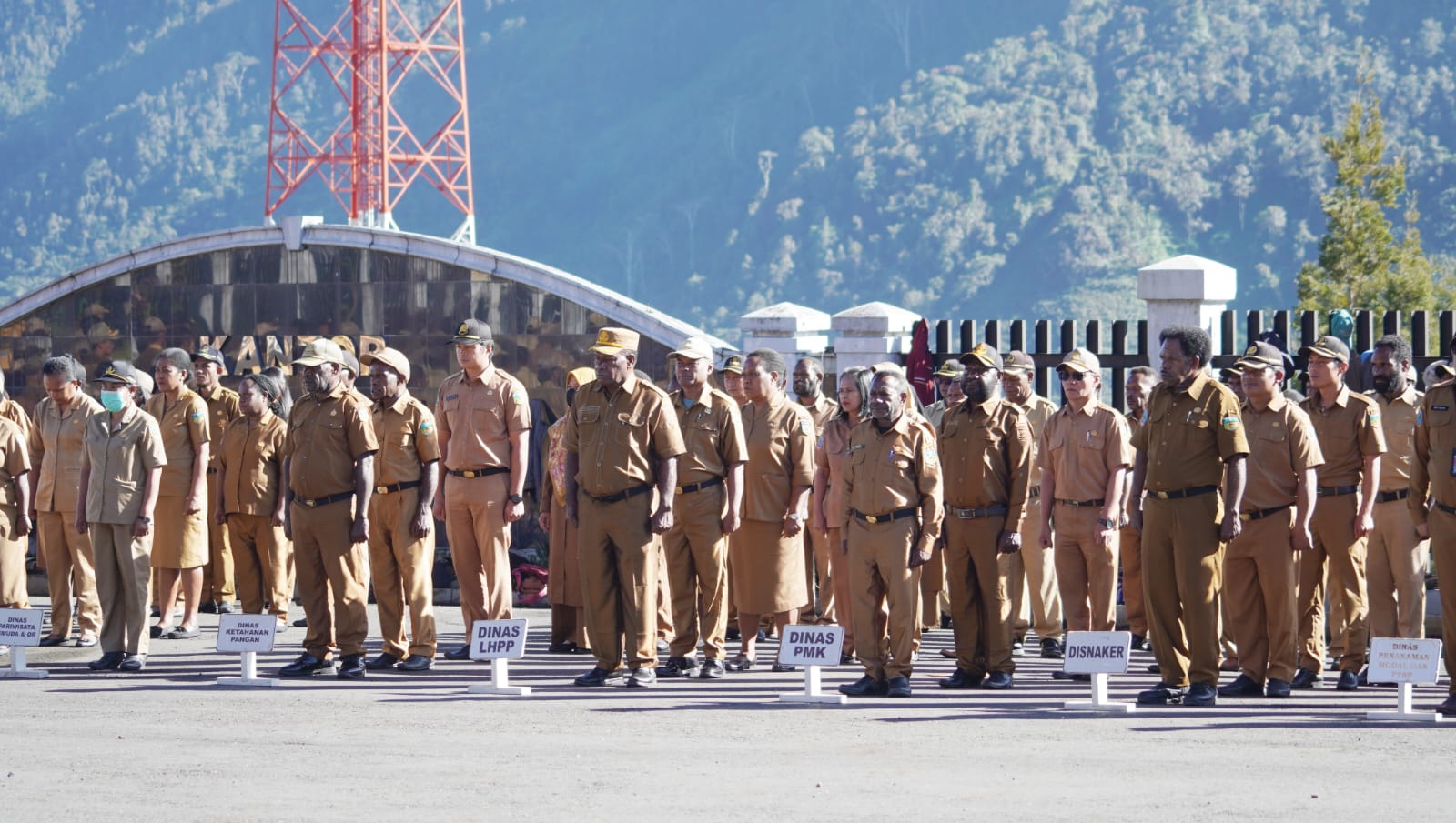 Pj. Sekda Puncak Jaya Ajak ASN Menjaga Integritas dan Menjadi Teladan di Tengah Masyarakat