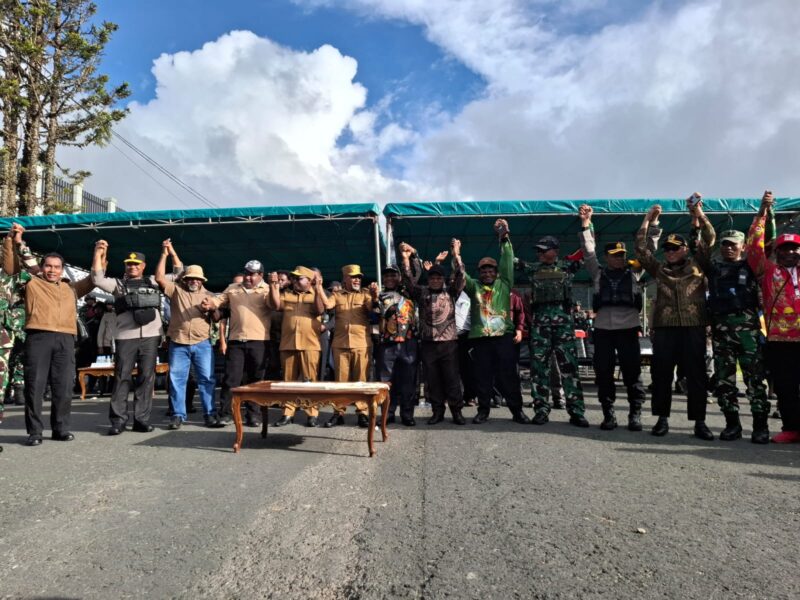 Rekonsiliasi Bersejarah! Dua Kubu Paslon Bupati Puncak Jaya Sepakat Berdamai