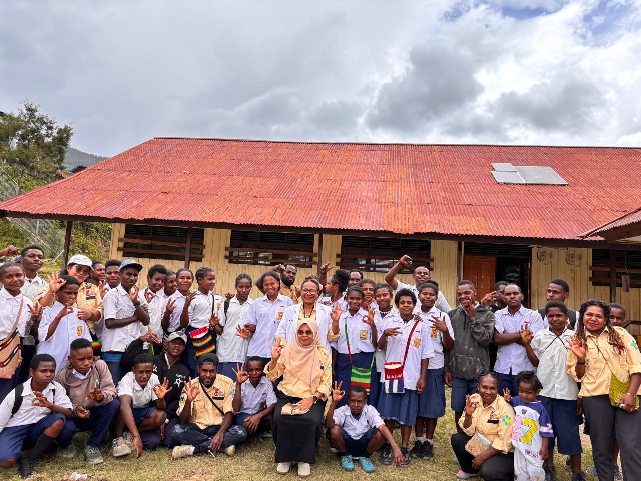 SELAMATKAN GENERASI MUDA, DINKES PUNCAK JAYA GELAR KAMPANYE & SCREENING HIV/AIDS DI SMP NEGERI 1 ILU