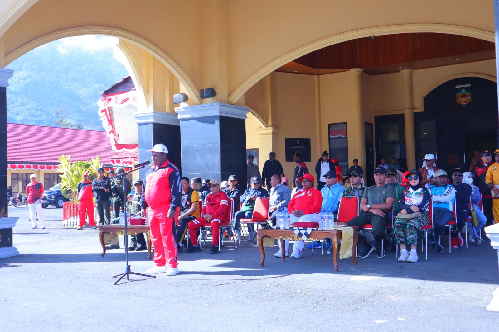 Semangat Kebangsaan Menggelora di Puncak Jaya, Lomba Gerak Jalan Meriahkan HUT RI Ke-80