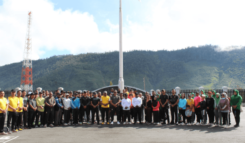 Senam Perdana Bupati dan Wakil Bupati Puncak Jaya: Kita Semua Mesti Sehat