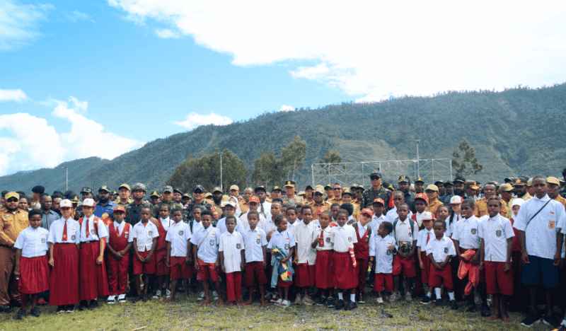 Tegas & Inspiratif! Bupati Yuni Pimpin Apel Perdana di Puncak Jaya