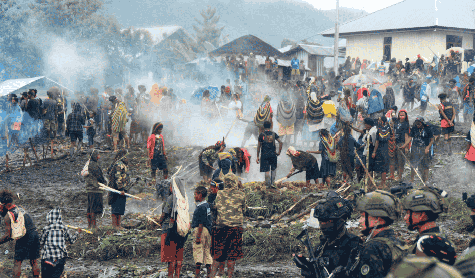 Tradisi Bakar Batu Satukan Masyarakat Puncak Jaya dalam Syukuran Pelantikan Bupati 2025-2030